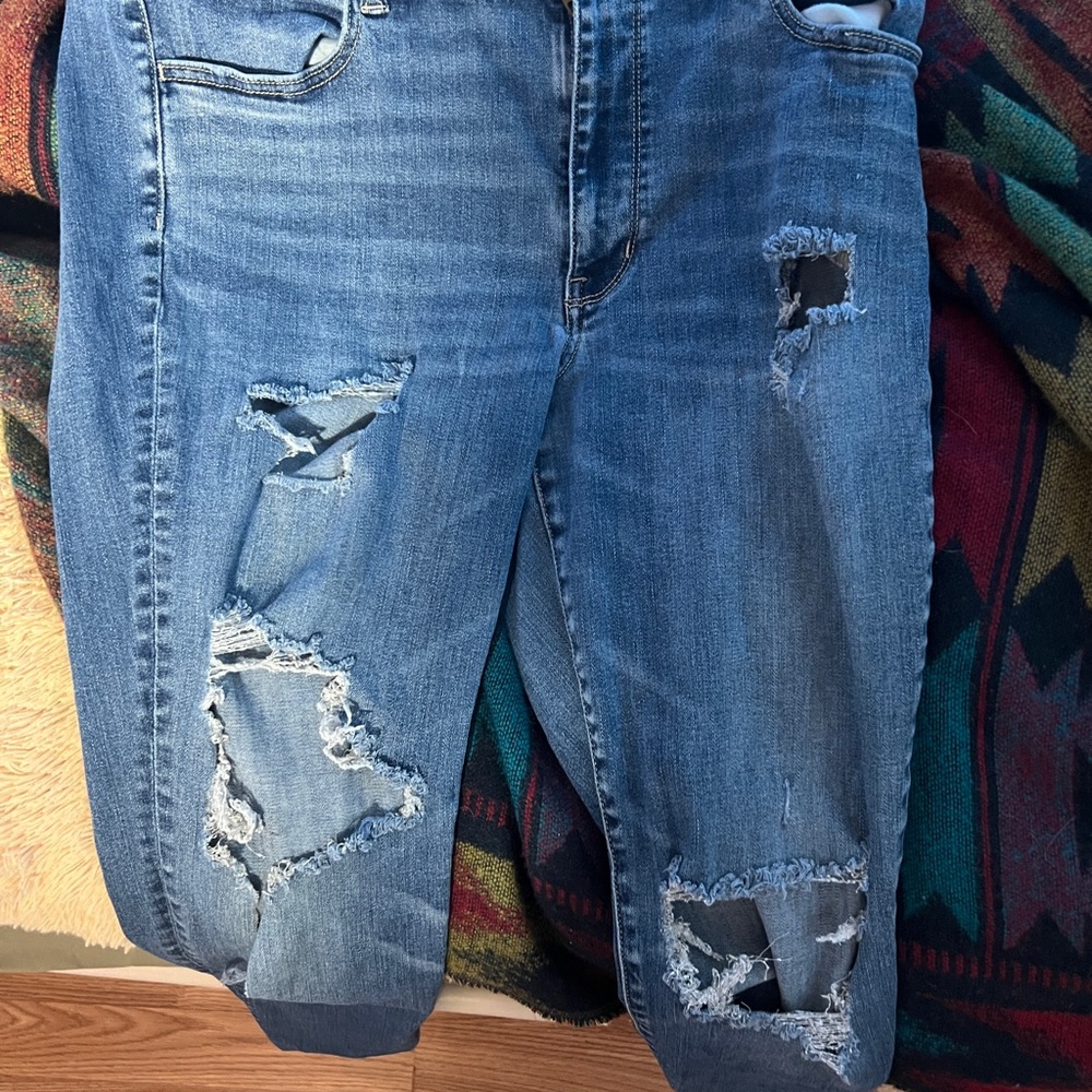 American Eagle Distressed Blue Jeans